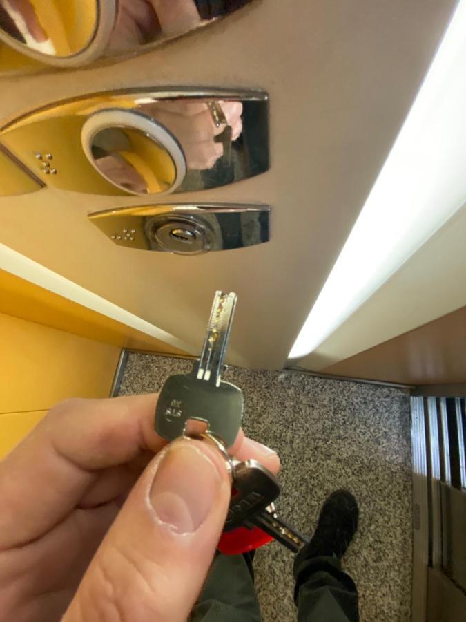 Fantastico Apartamento Con Parking Avenida De Cadiz إشبيلية المظهر الخارجي الصورة